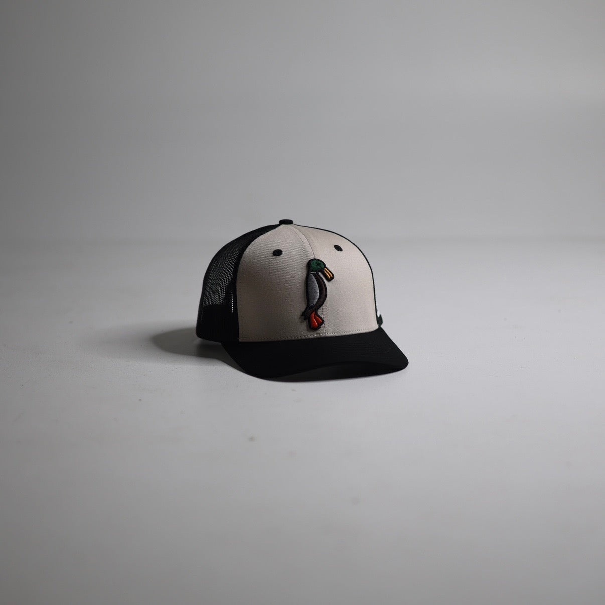 Black / Black Back/ Off White Trucker