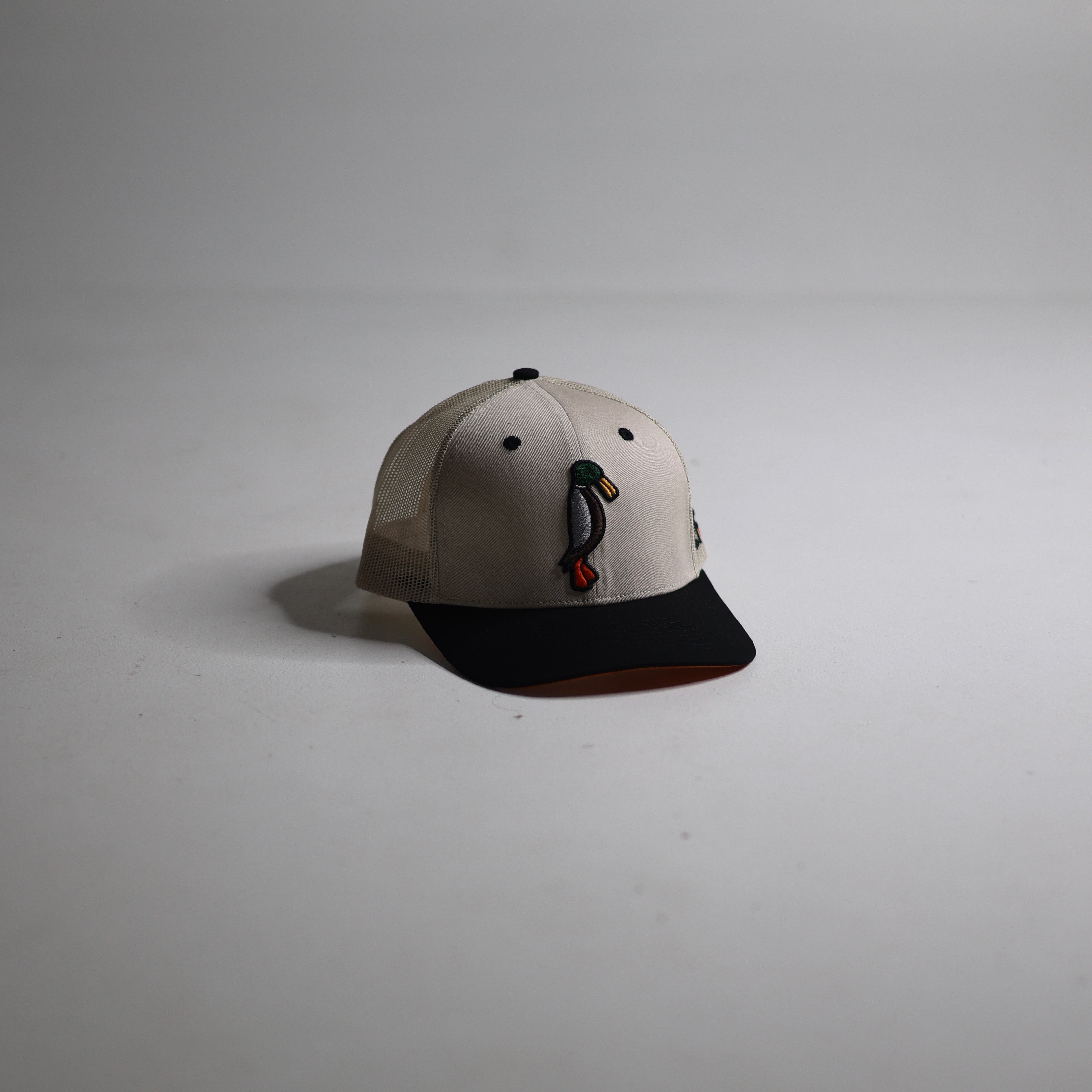 Black / OffWhite Trucker